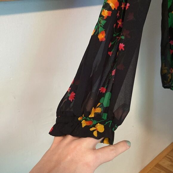 CAbi Black Floral Print Sheer Long Sleeve Blouse Style 59814 Size Medium - Picture 4 of 11